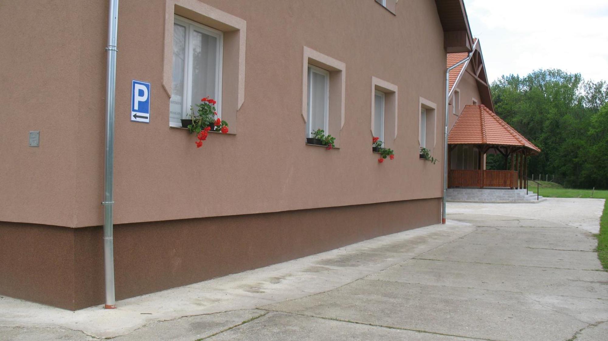 Izisz Apartman Matraterenye Kültér fotó
