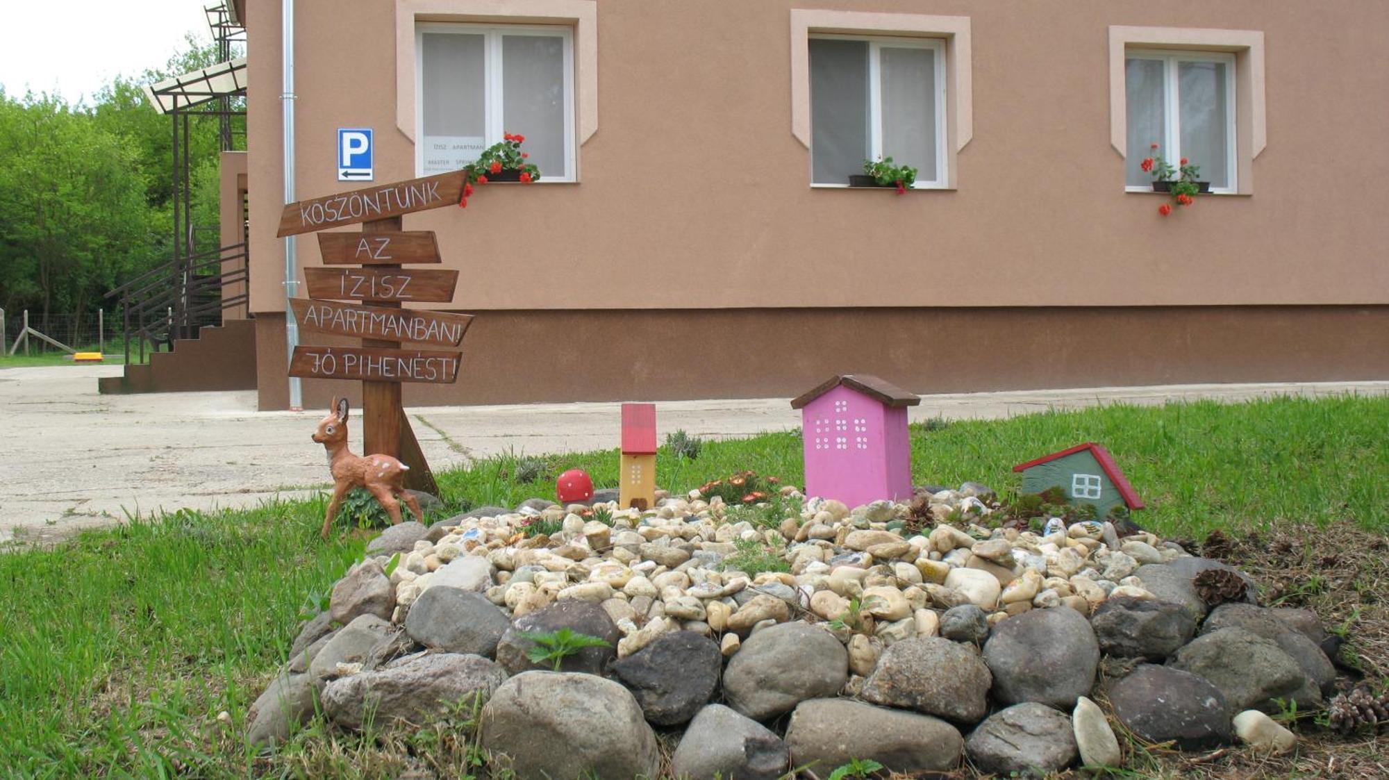 Izisz Apartman Matraterenye Kültér fotó